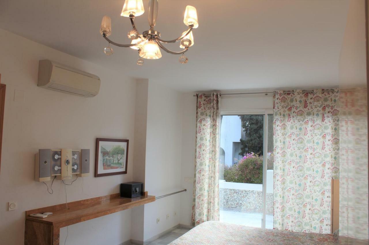 Alcazaba Beach Apartment 3302 Estepona Exteriör bild