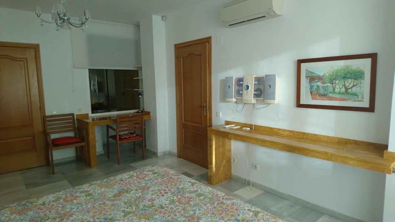 Alcazaba Beach Apartment 3302 Estepona Exteriör bild