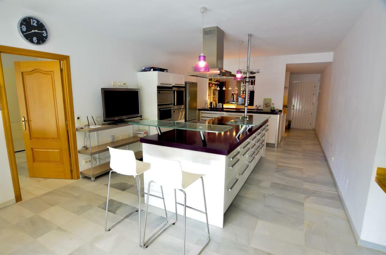 Alcazaba Beach Apartment 3302 Estepona Exteriör bild