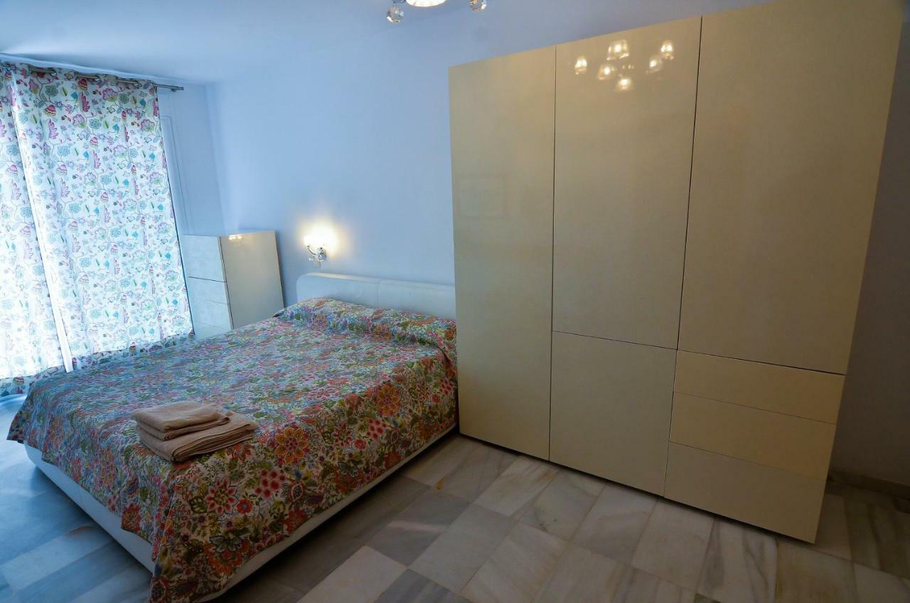 Alcazaba Beach Apartment 3302 Estepona Exteriör bild